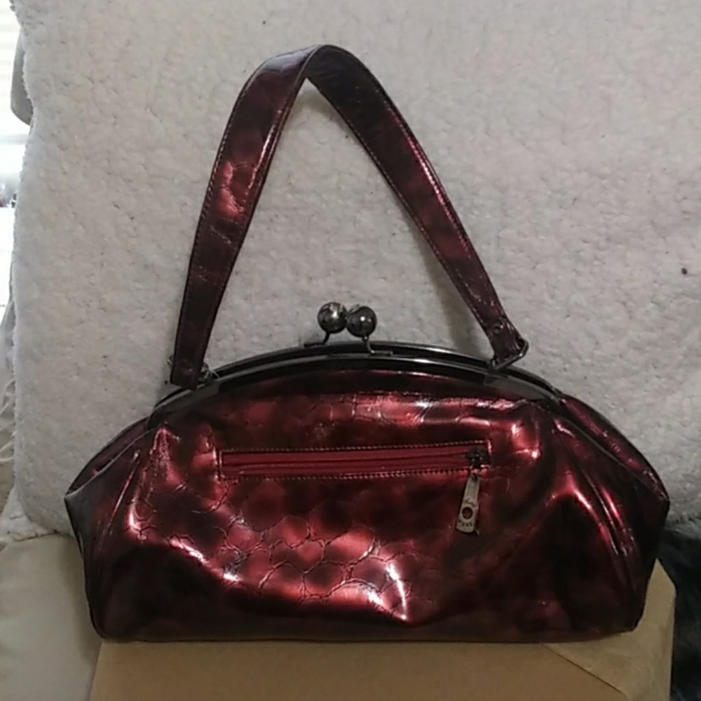 Wenz maroon bag